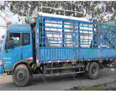 天津客戶散裝飼料運(yùn)輸車發(fā)貨